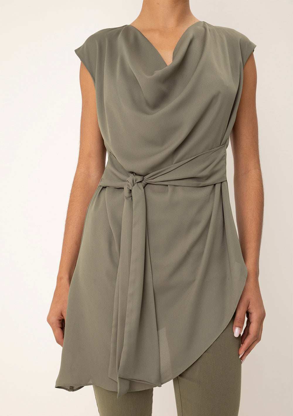 Blusa Ajustada Escote En V Sin Mangas