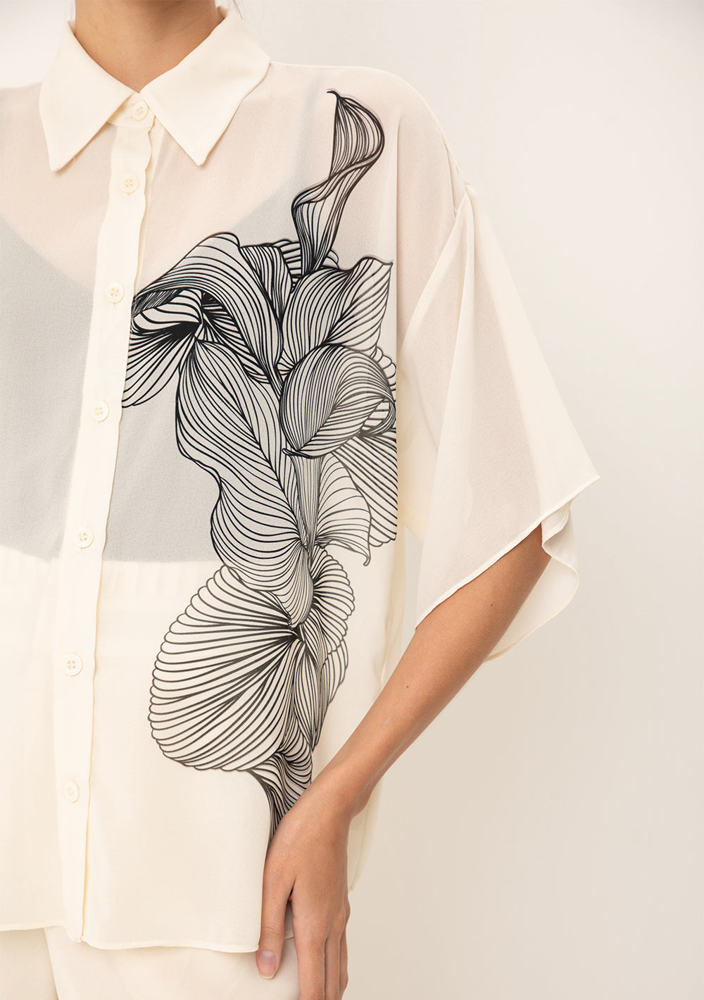 Camisa Suelta Cuello Clásico Mangas Cortas