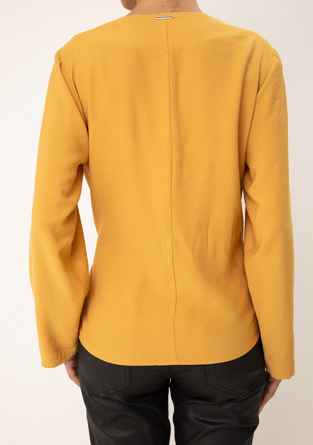 Blusa Ajustada Escote Cruzado Mangas Largas