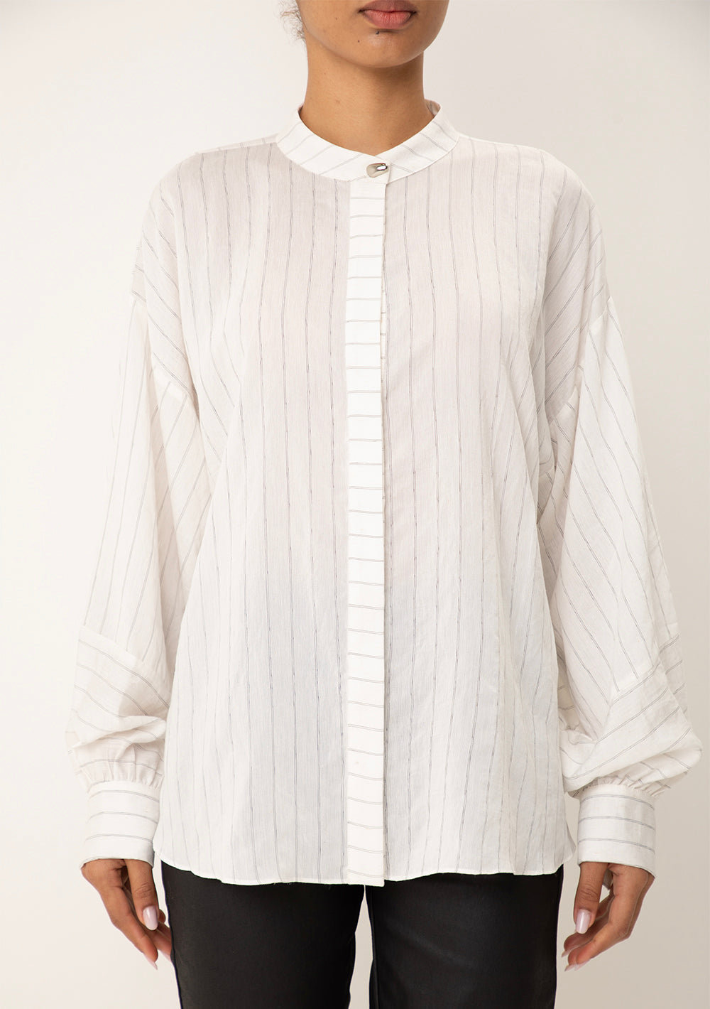 Camisa Oversized Cuello Mao Mangas Largas