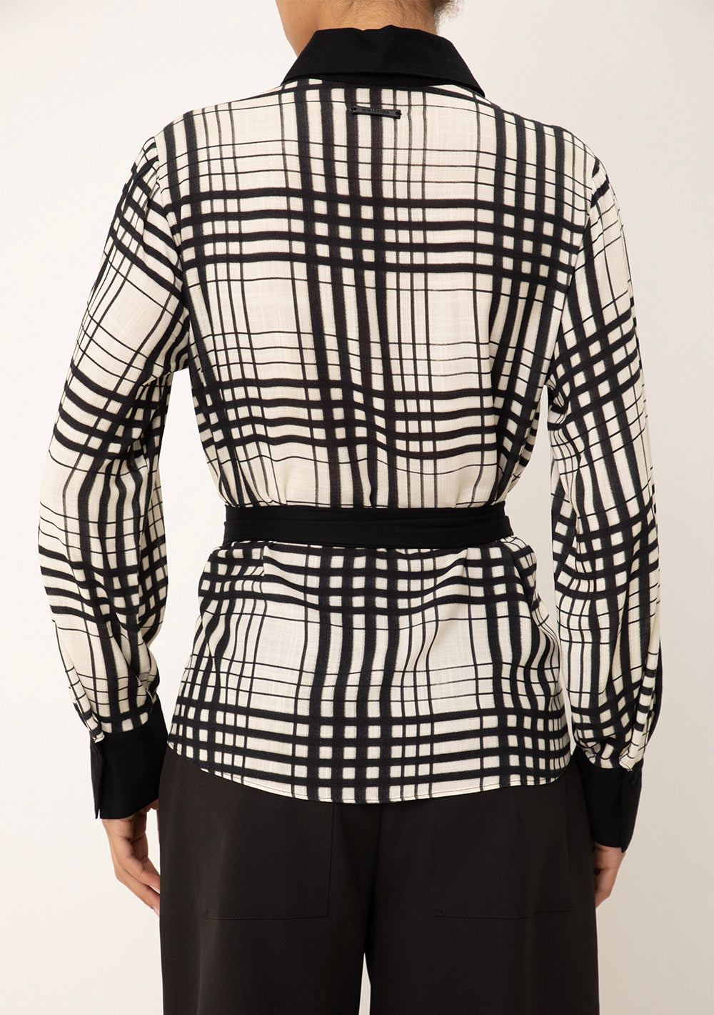 Camisa Suelta Cuello Tradicional Mangas Largas