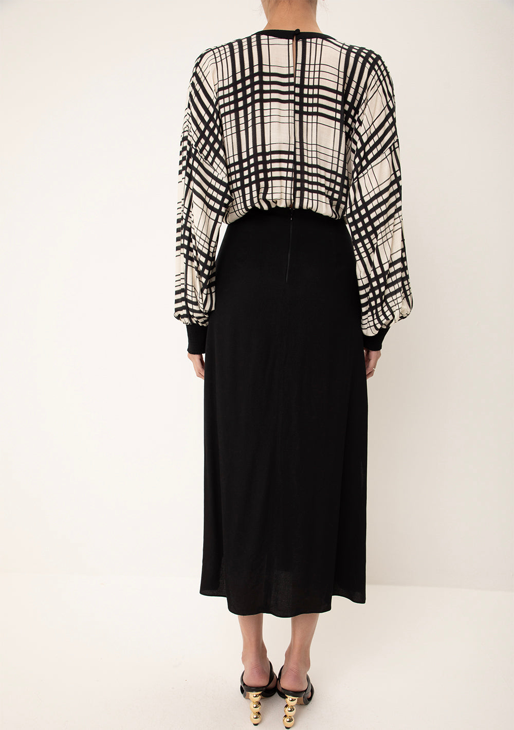 Vestido Midi Ajustado Escote En V Mangas Largas