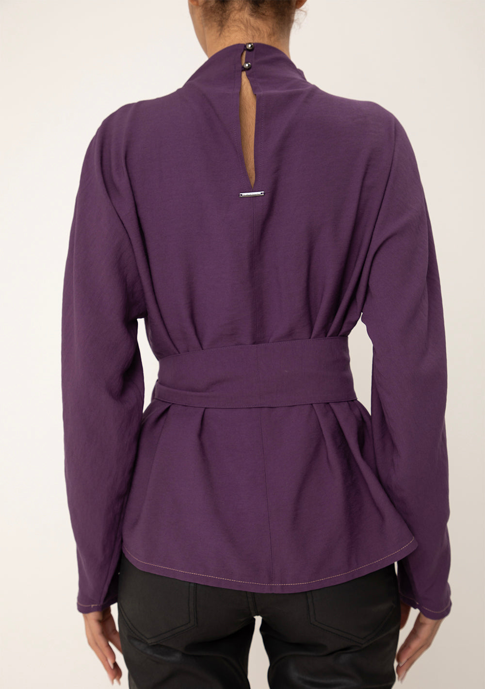 Blusa Suelta Cuello Alto Mangas Largas