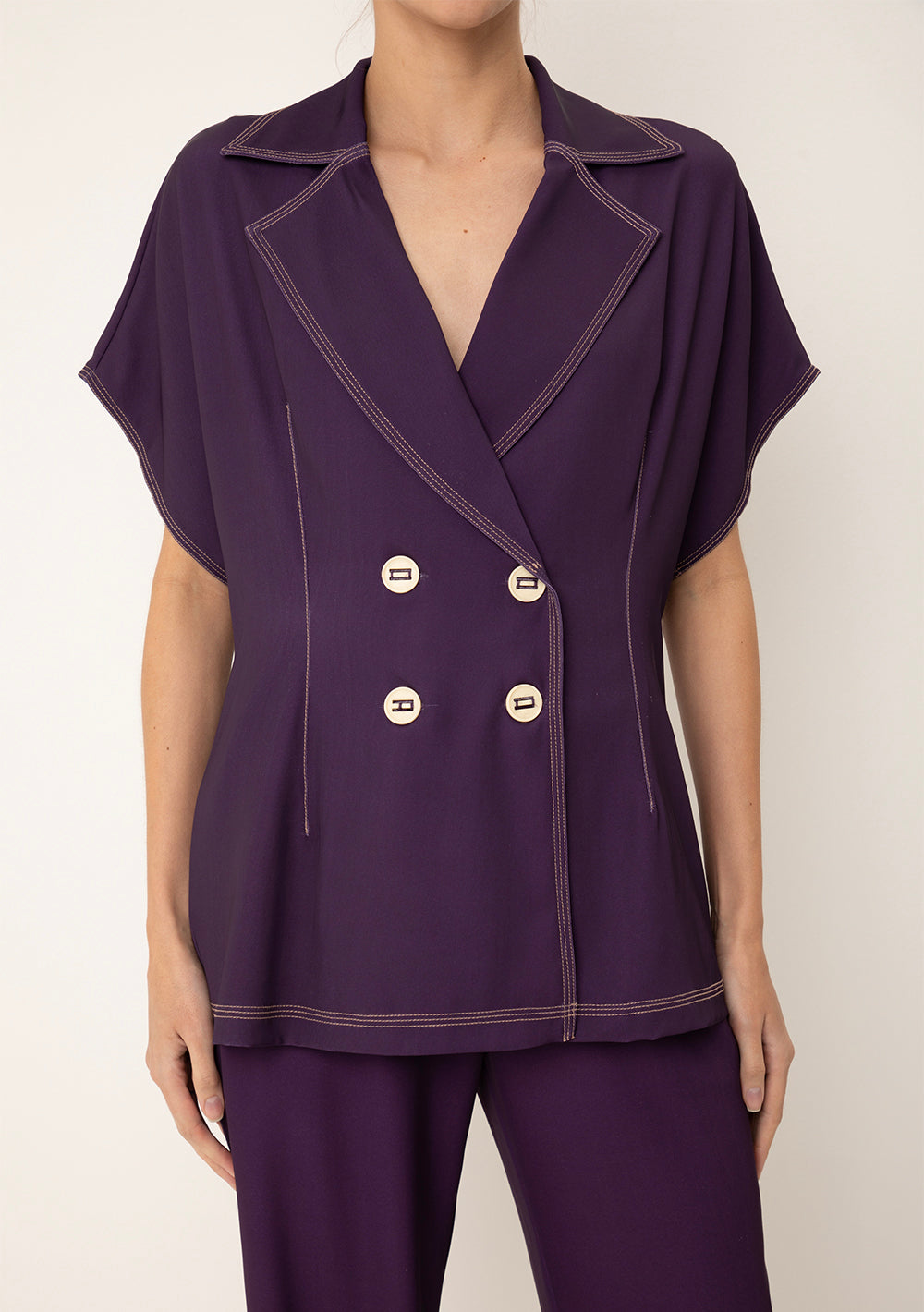 Blusa Ajustada Cuello Clásico Mangas Cortas
