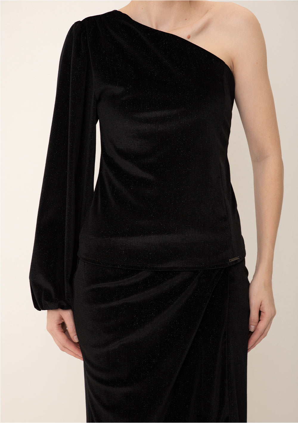 Blusa Ajustada De Un Solo Hombro Mangas Largas