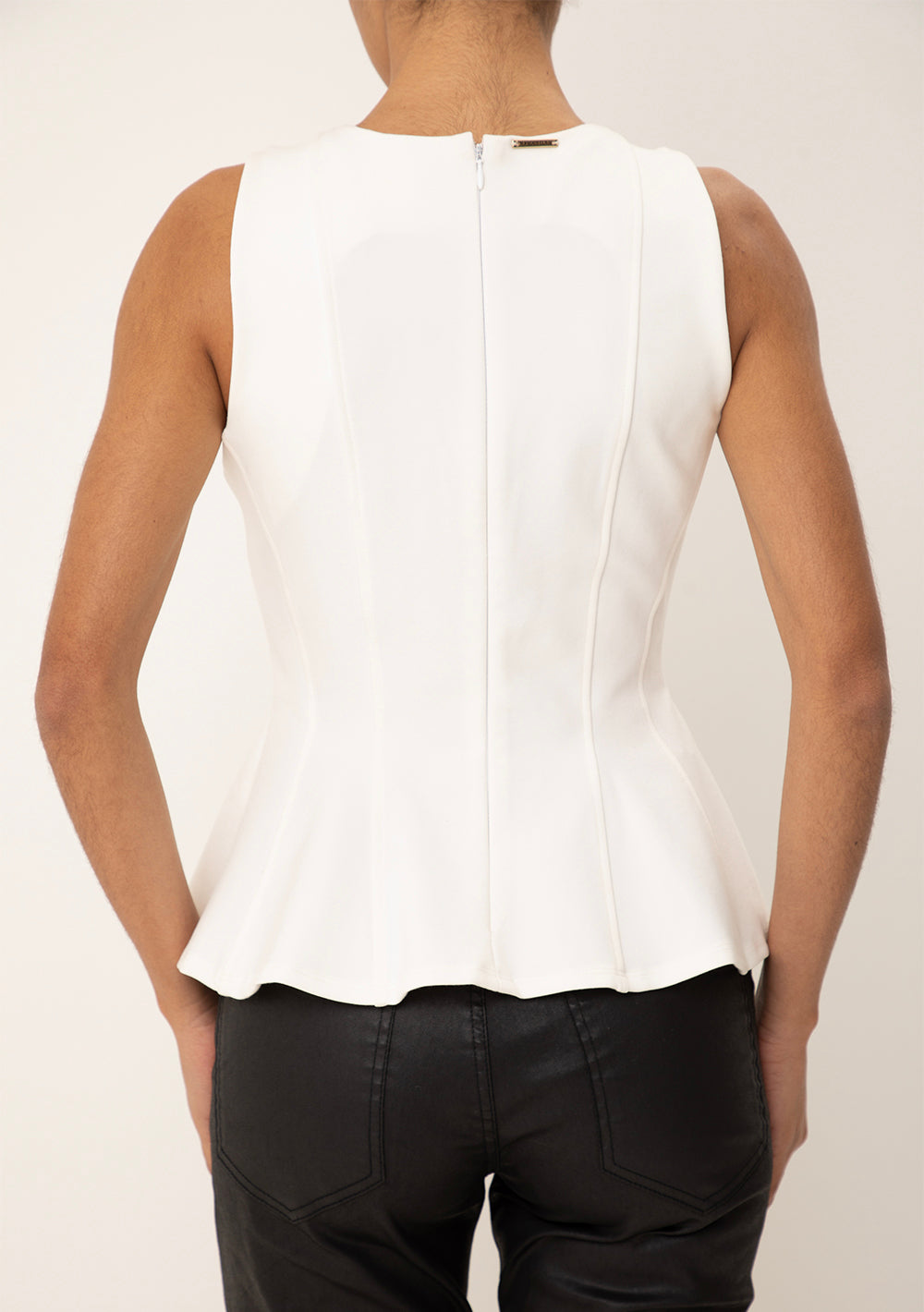 Blusa Ajustada Escote Redondo Sin Mangas