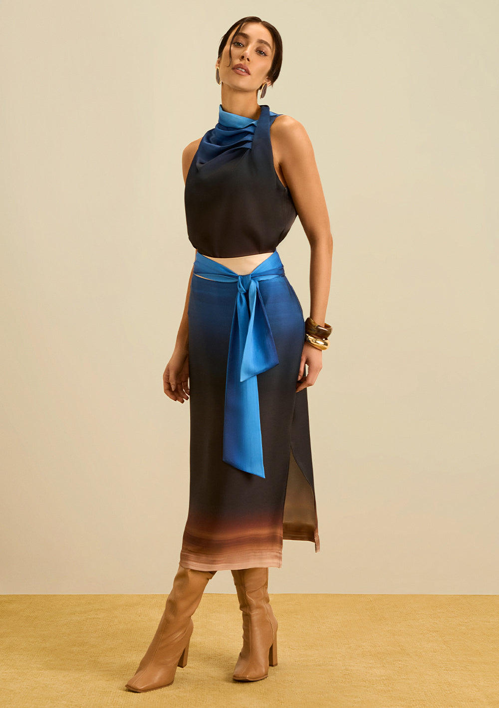 Blusa Suelta Cuello Alto sin Mangas