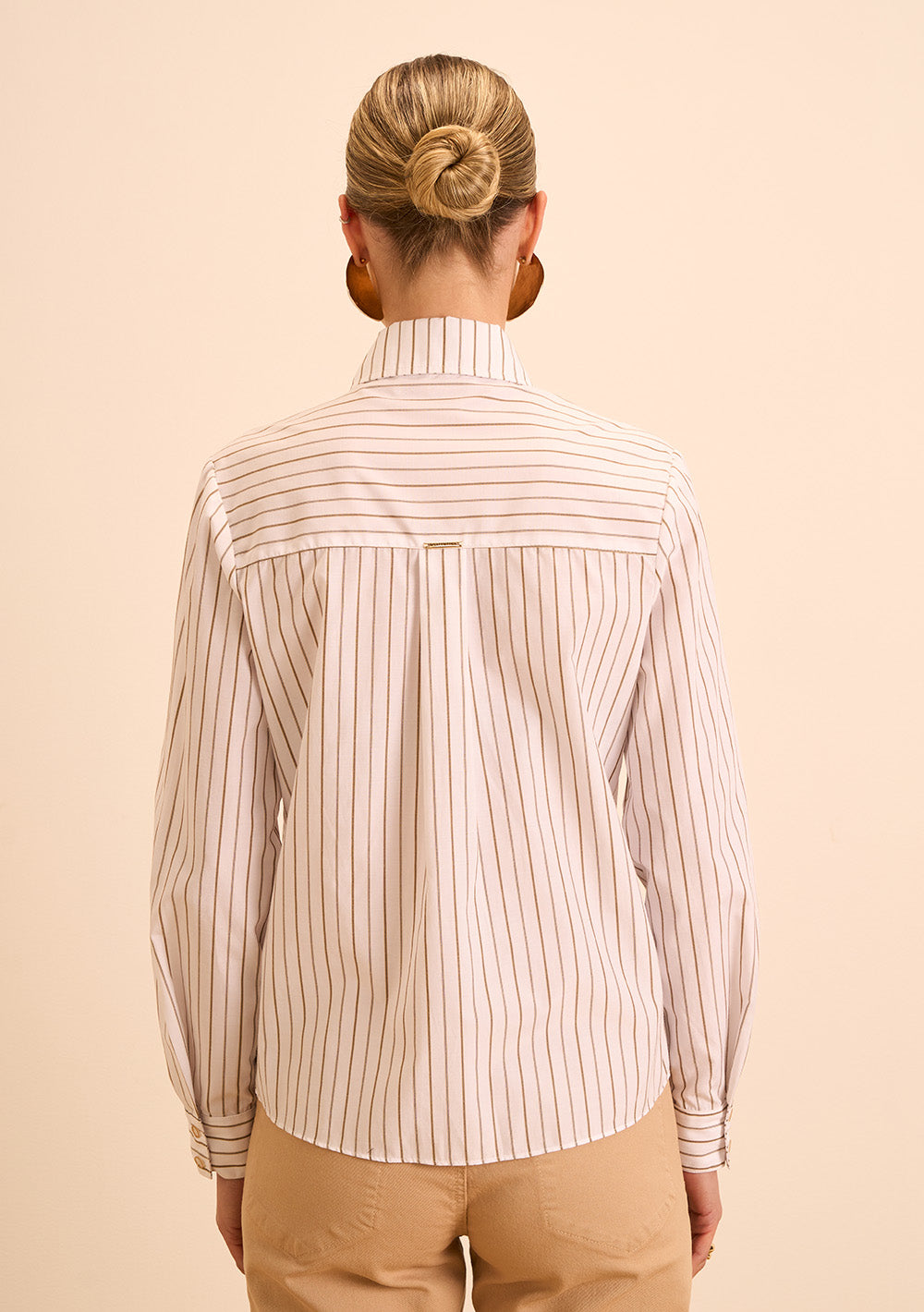 Camisa Suelta Cuello Clásico Mangas Largas