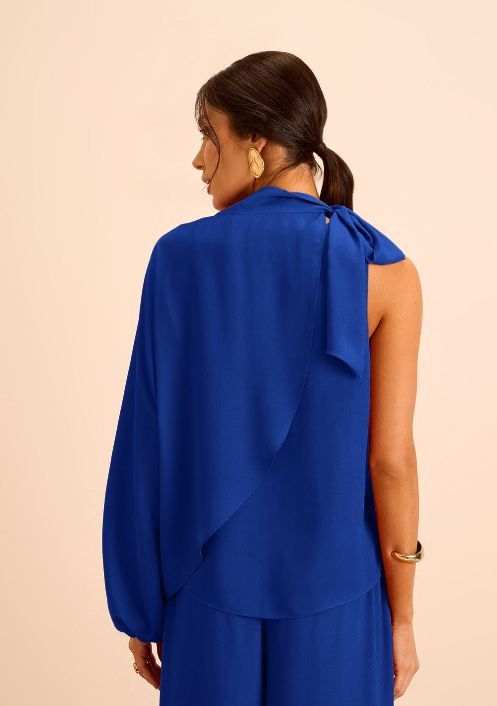 Blusa Suelta Cuello Alto Mangas Largas
