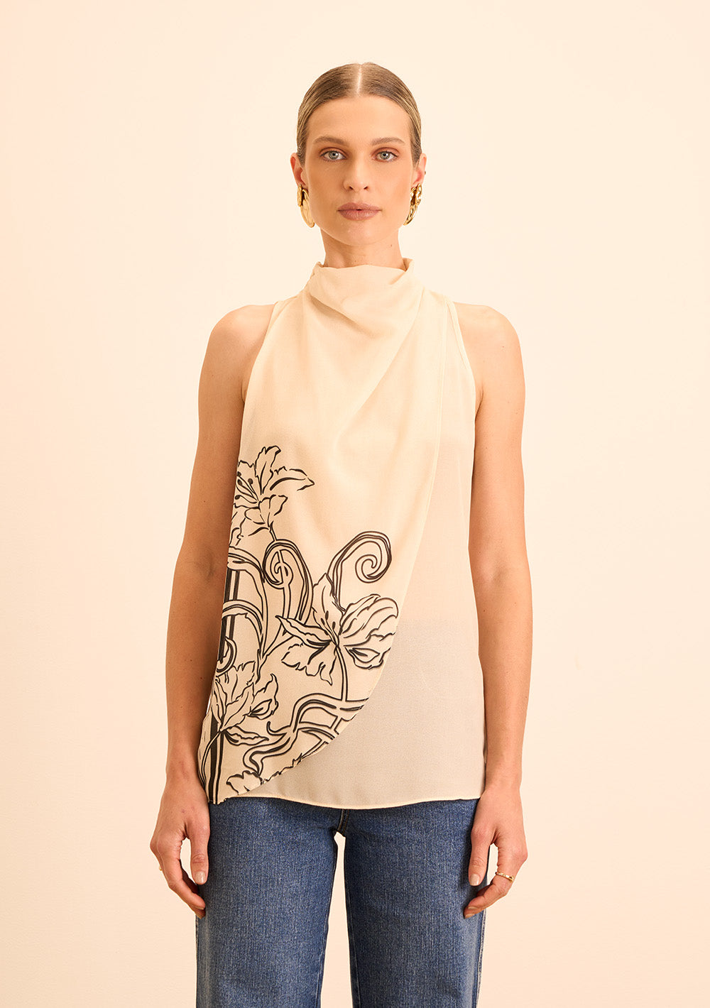 Blusa Suelta Cuello Alto sin Mangas