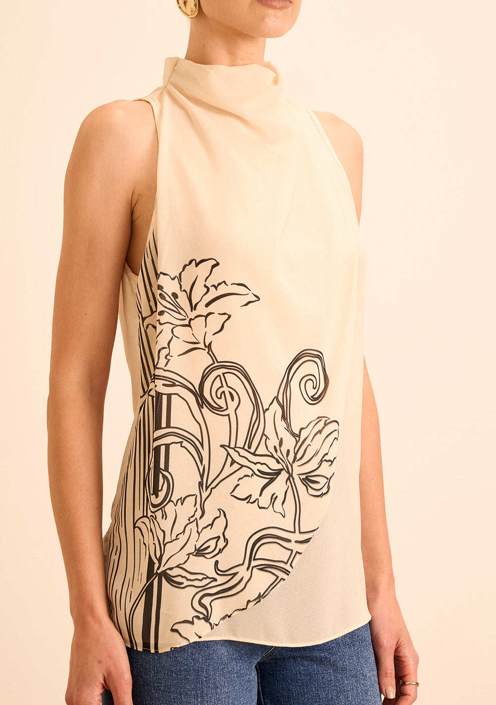 Blusa Suelta Cuello Alto sin Mangas