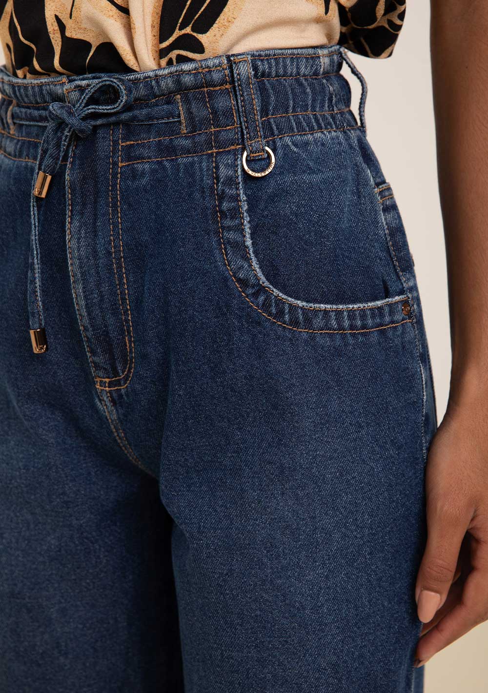 Jeans Carrot Fit Tiro Alto