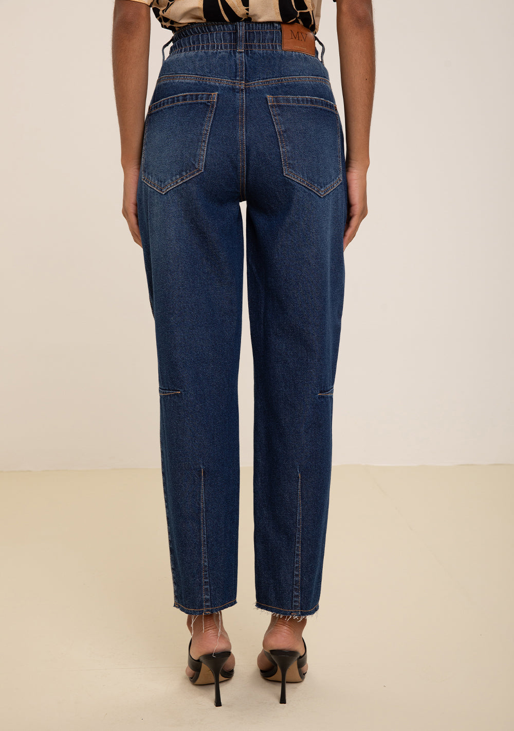 Jeans Carrot Fit Tiro Alto