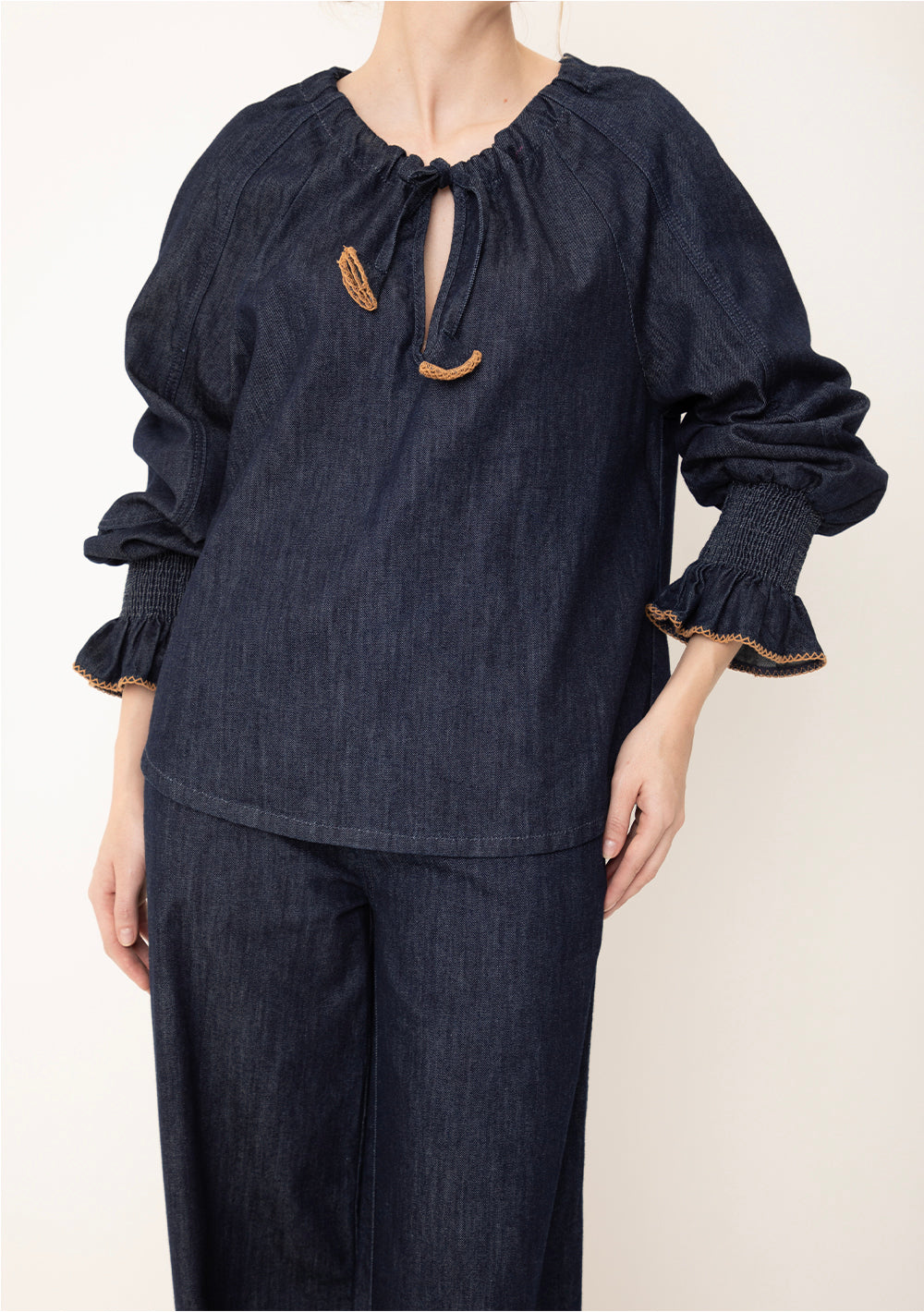 Blusa Suelta Escote Canoa Mangas Largas