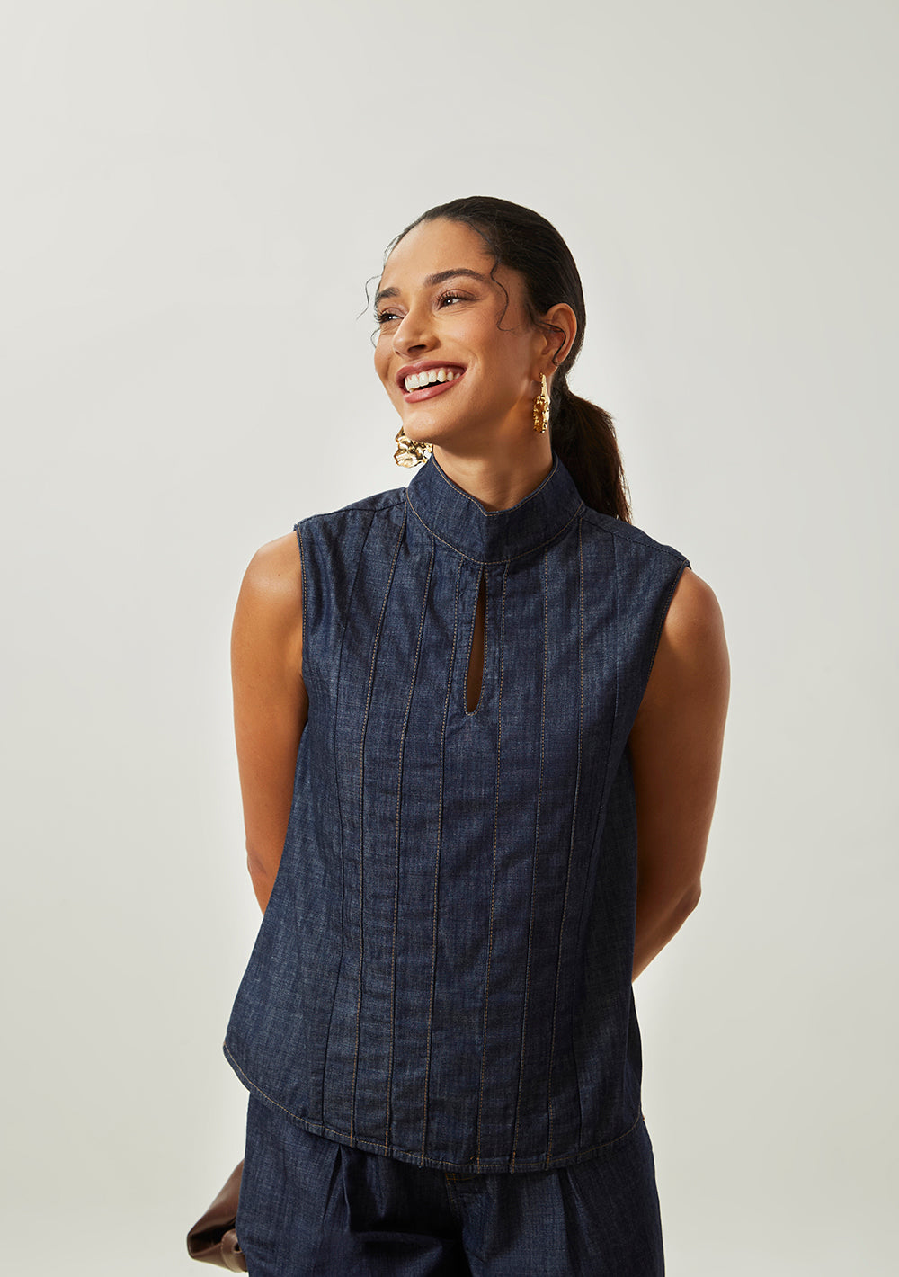 Blusa Suelta Cuello Alto