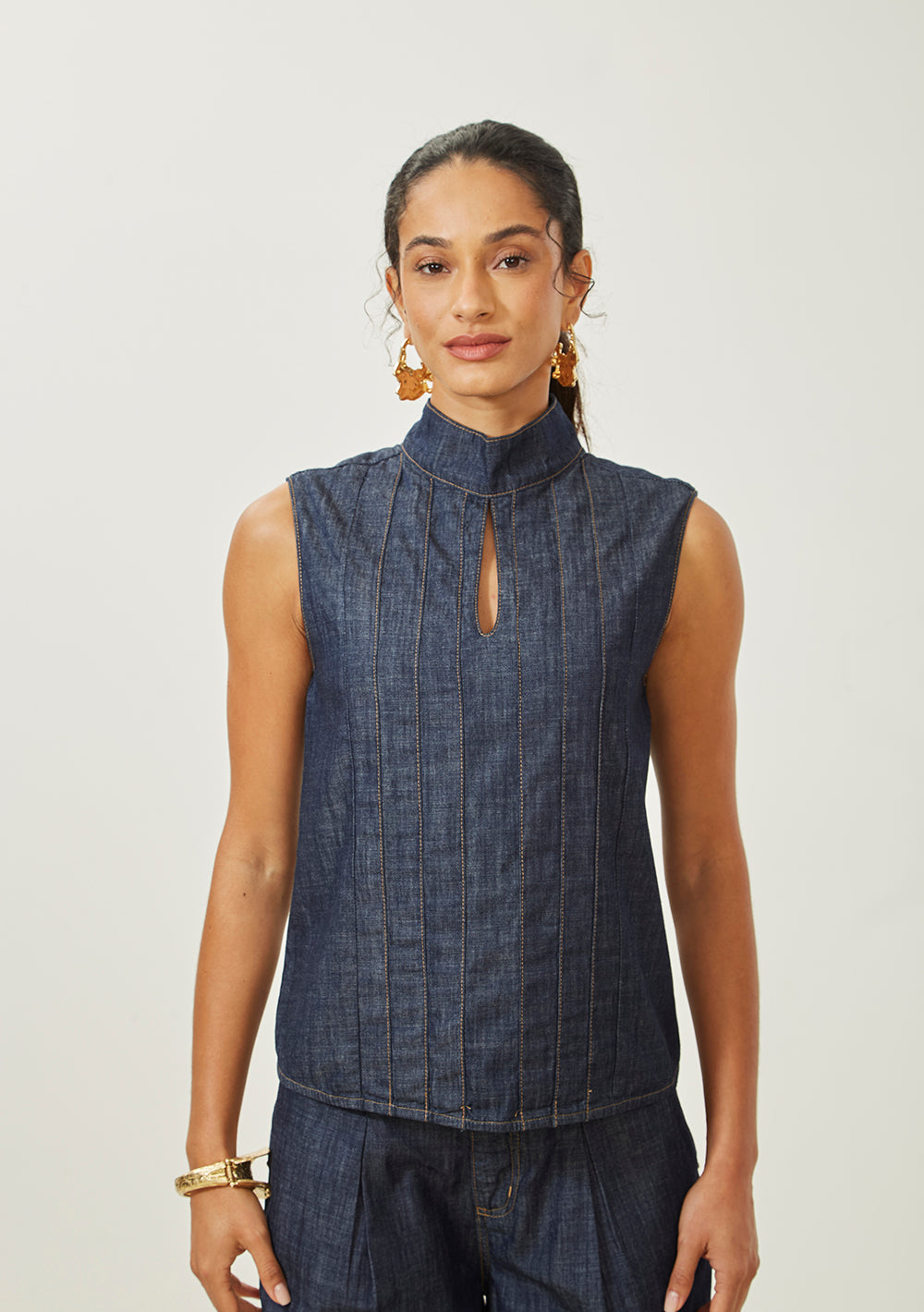 Blusa Suelta Cuello Alto