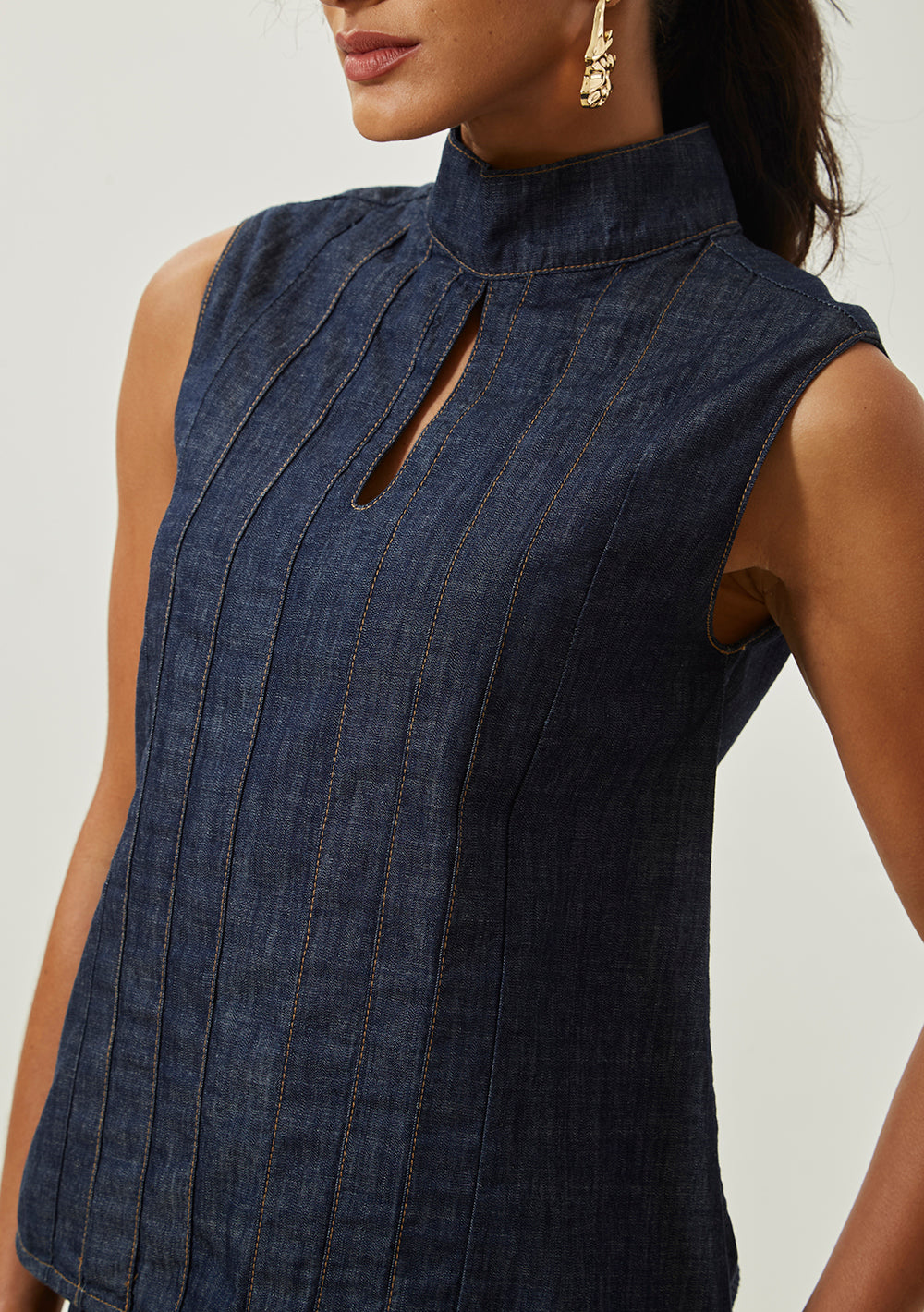 Blusa Suelta Cuello Alto