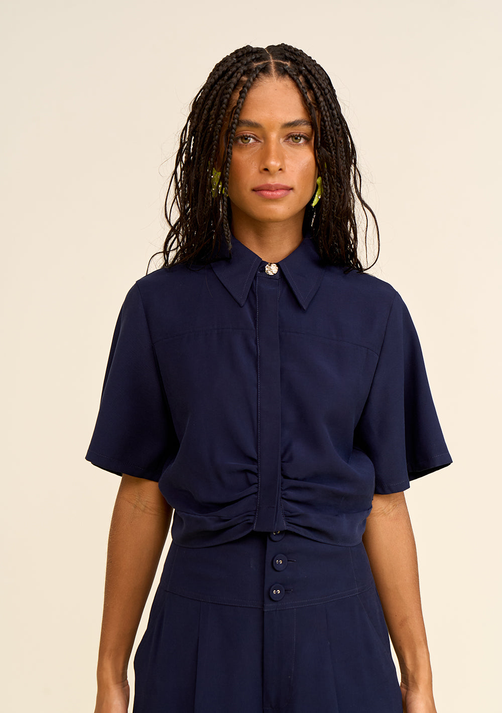 Camisa Suelta Cuello Clásico Mangas Cortas Cropped