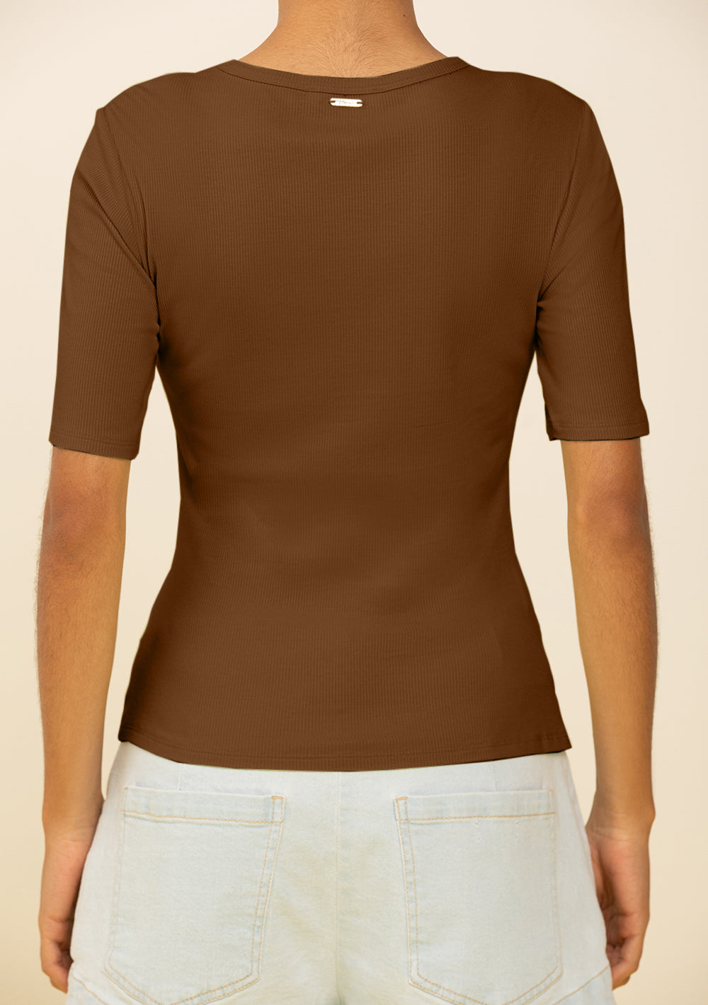 Blusa Ajustada Escote Redondo Mangas Cortas