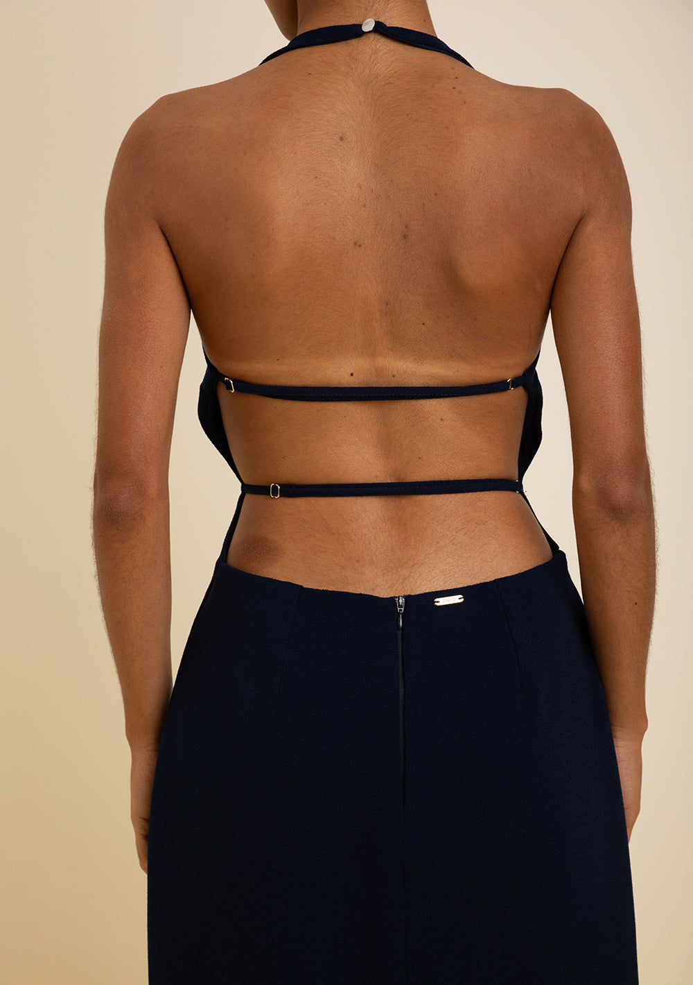 Vestido Midi Ajustado Escote Redondo Sin Mangas