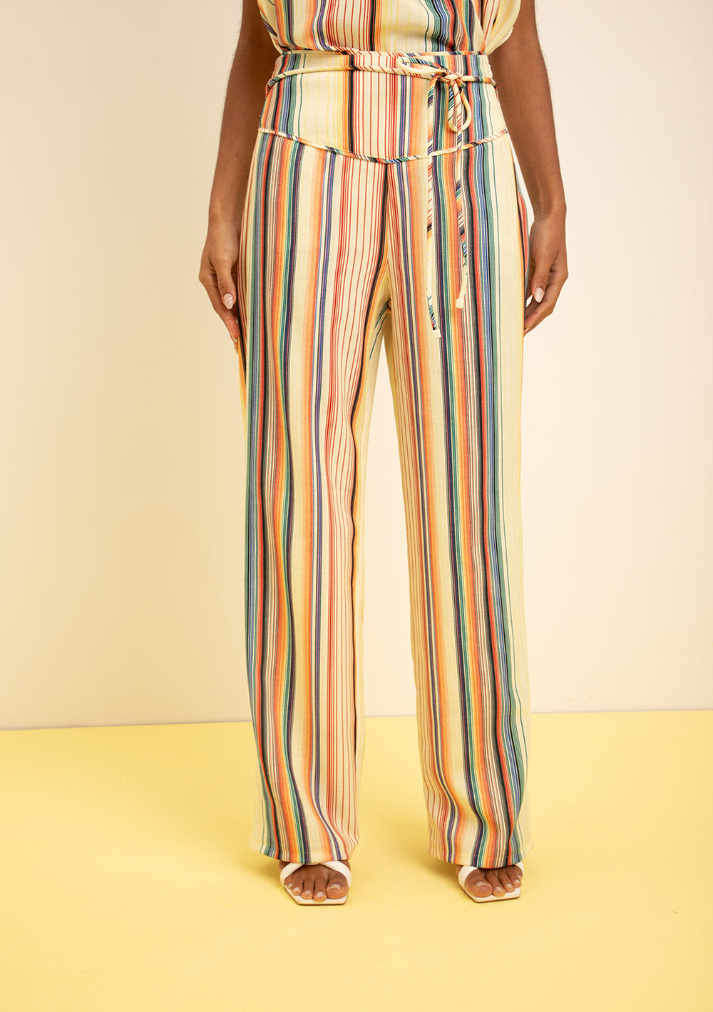 Pantalón Recto Tiro Medio