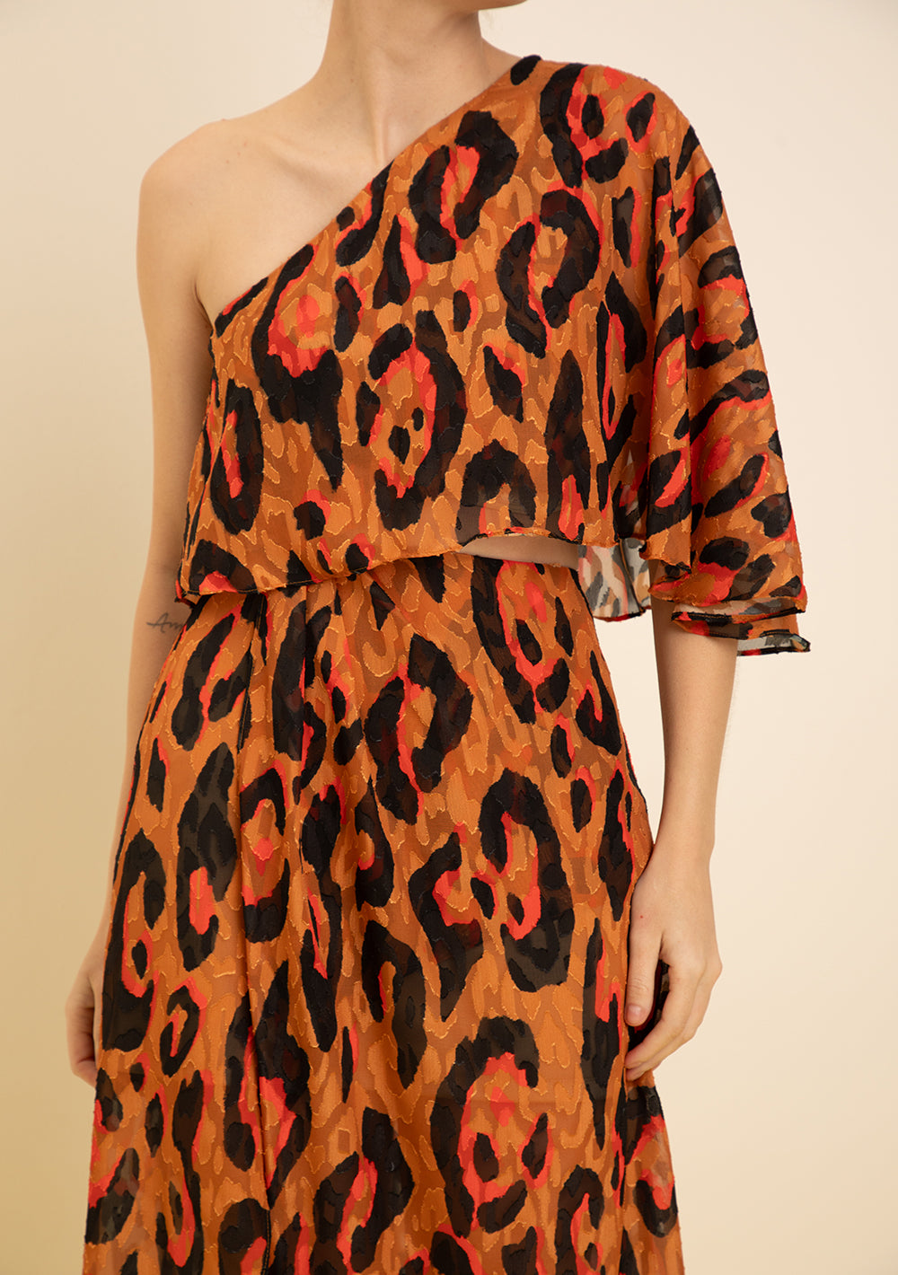 Vestido Midi Ajustado De Un Solo Hombro Sin Mangas