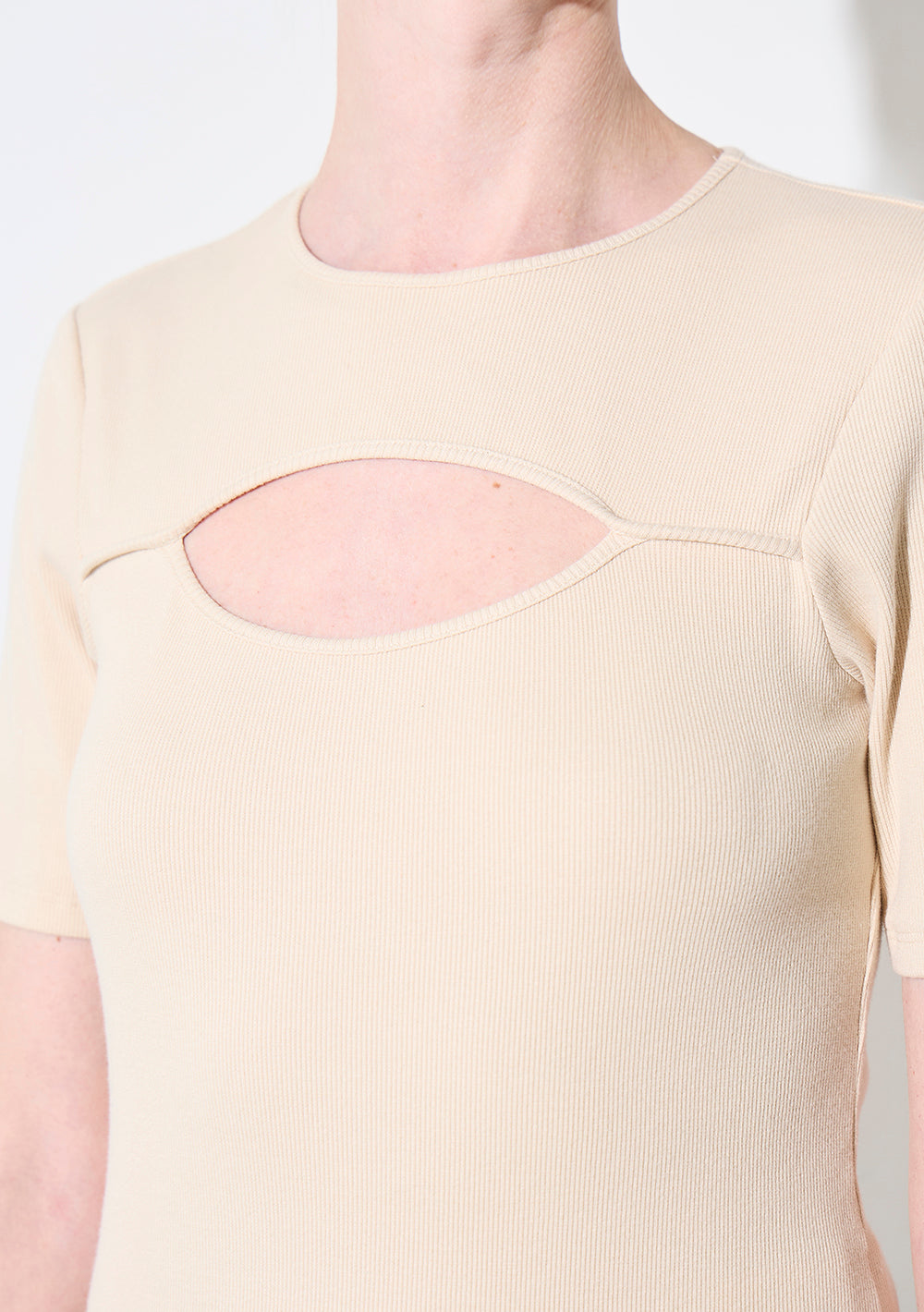 Blusa Ajustada Escote Redondo Mangas Cortas