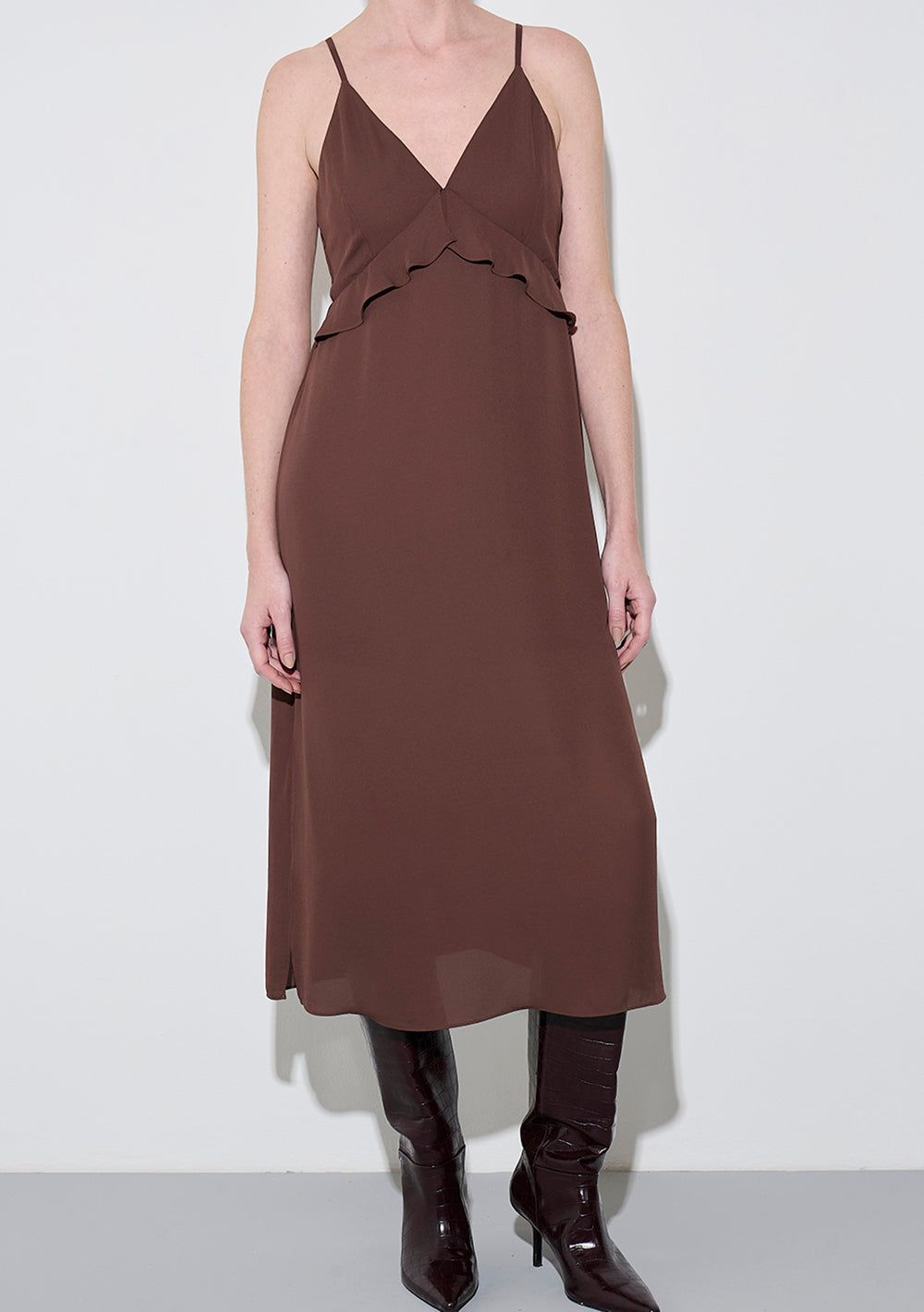 Vestido Midi Suelto Escote En V Con Tirantes