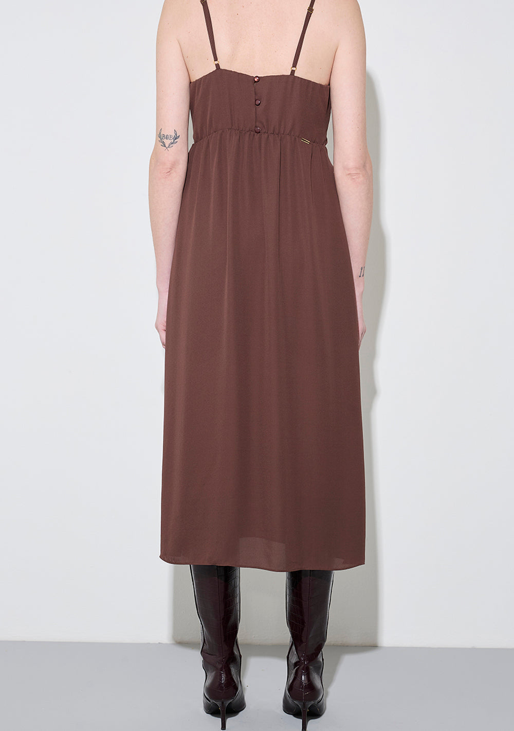 Vestido Midi Suelto Escote En V Con Tirantes