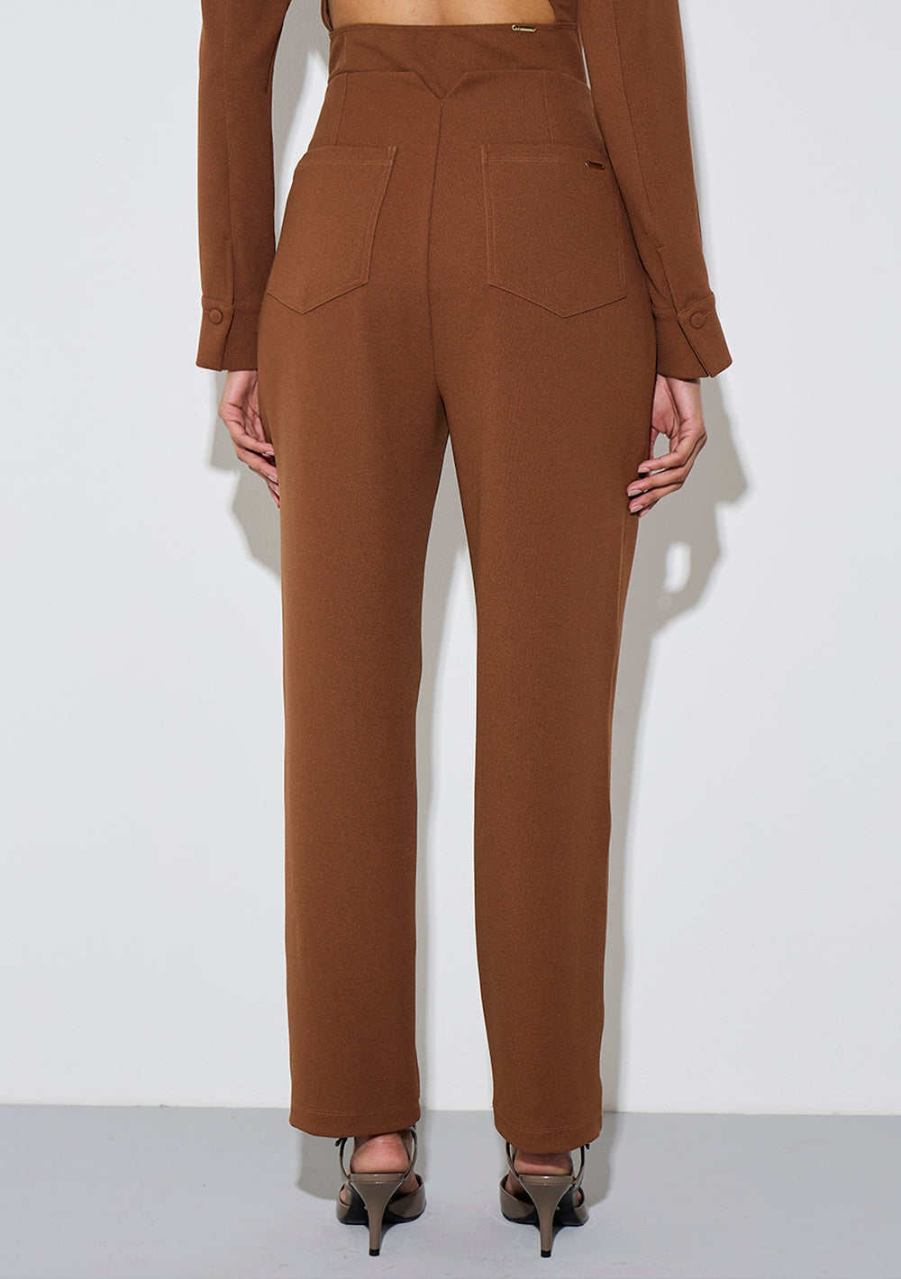 Pantalón Carrot Tiro Alto