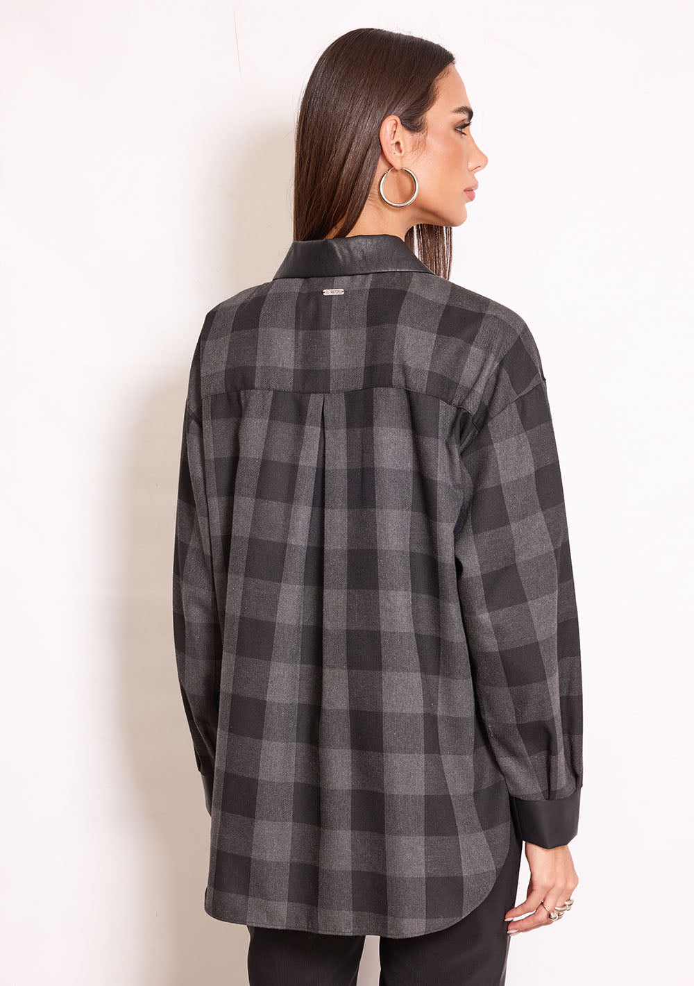 Camisa Oversized Larga Cuello Tradicional Mangas Largas