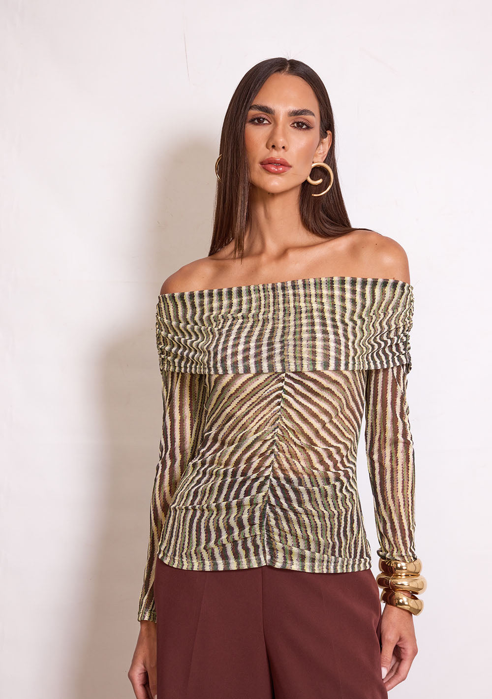 Blusa Ajustada Hombros Descubiertos Mangas Largas
