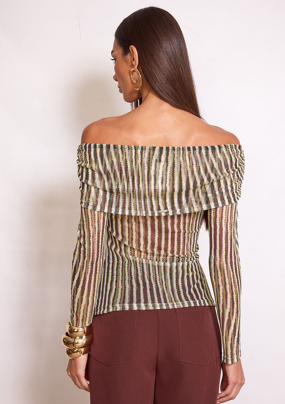 Blusa Ajustada Hombros Descubiertos Mangas Largas
