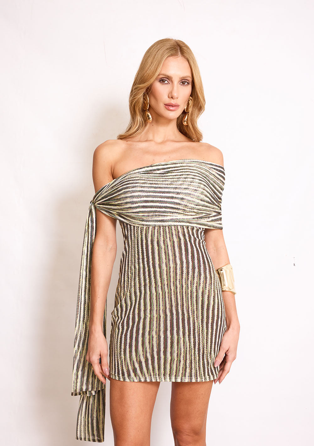 Vestido Corto Ajustado de Un Hombro sin Mangas
