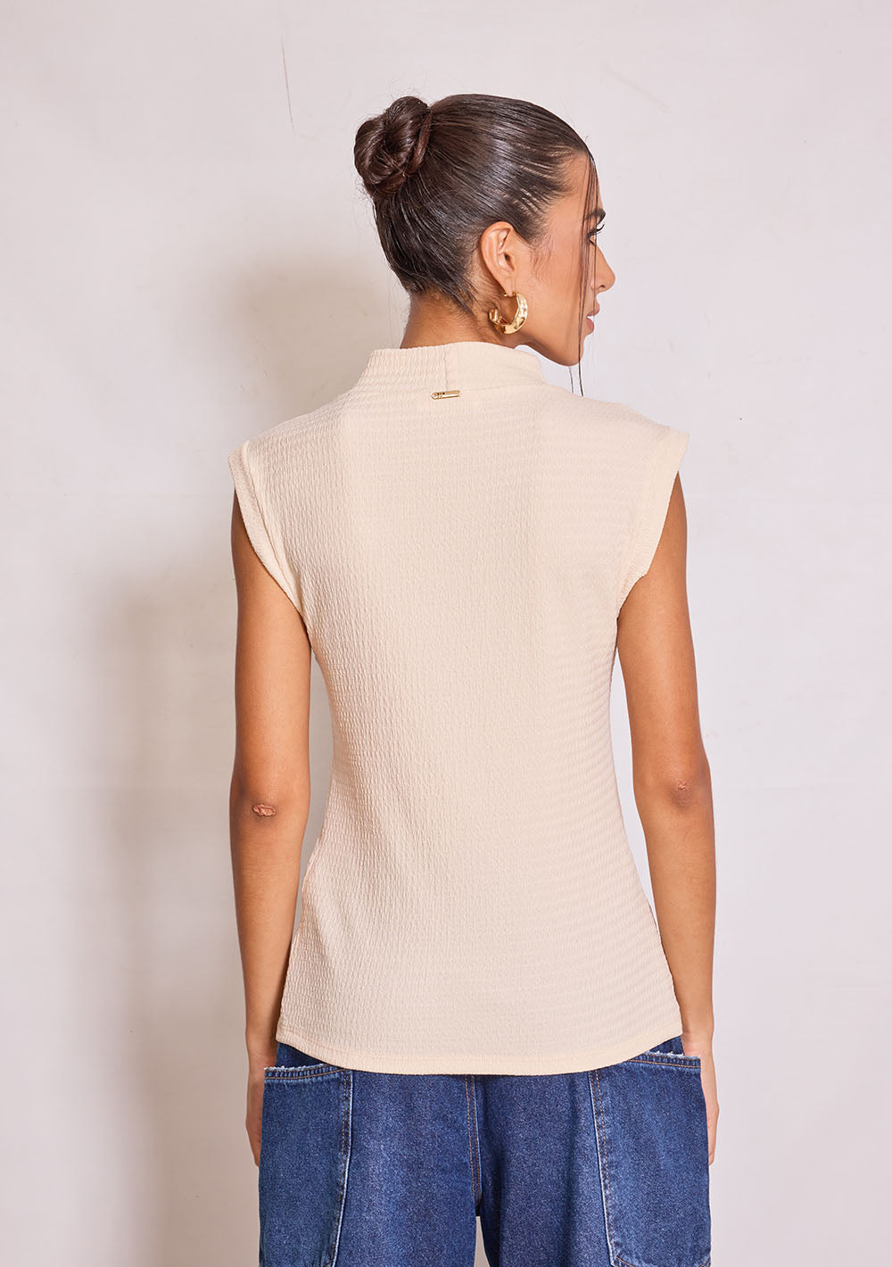 Top Ajustado Cuello Alto