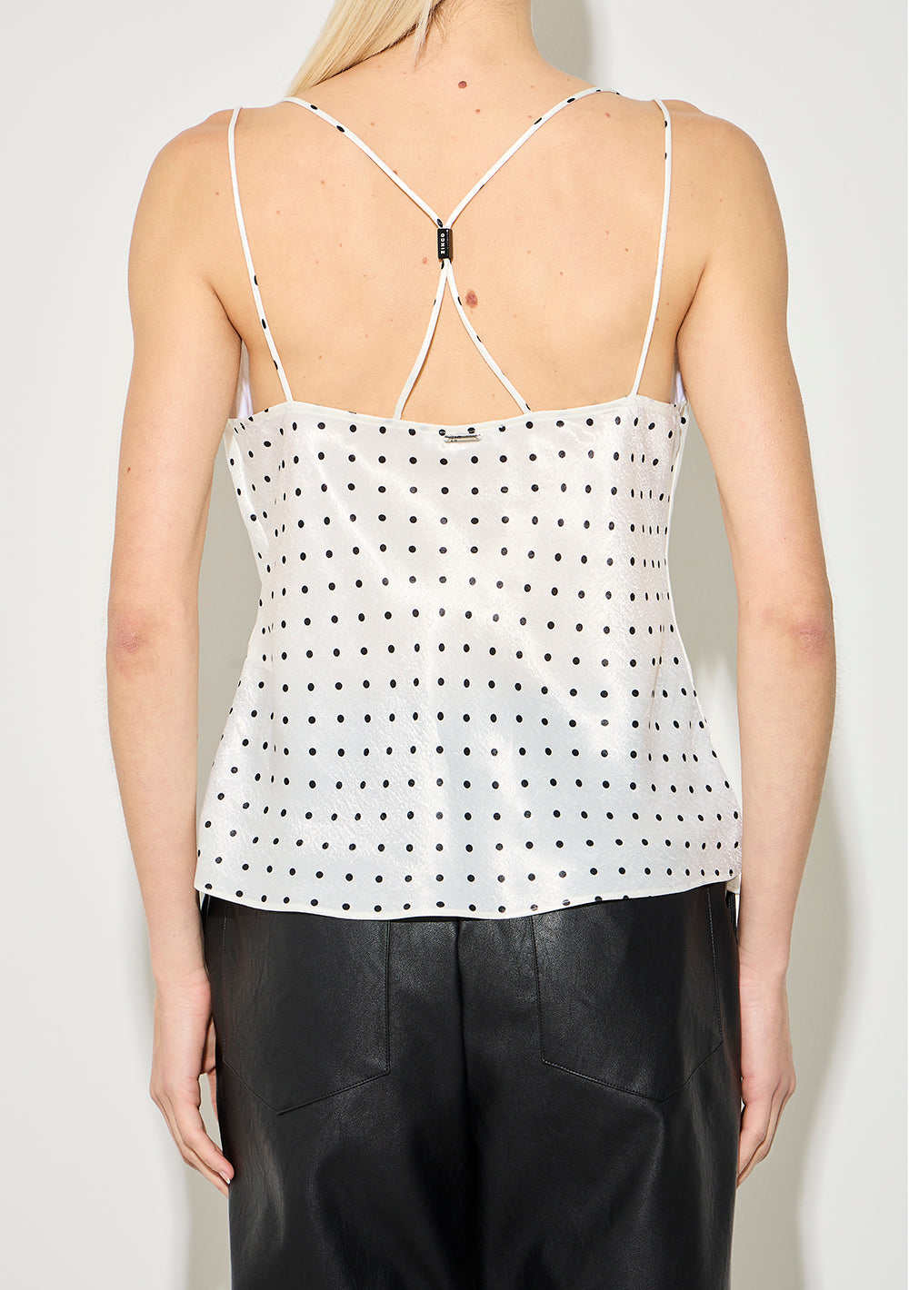 Blusa Ajustada Escote En V Sin Mangas