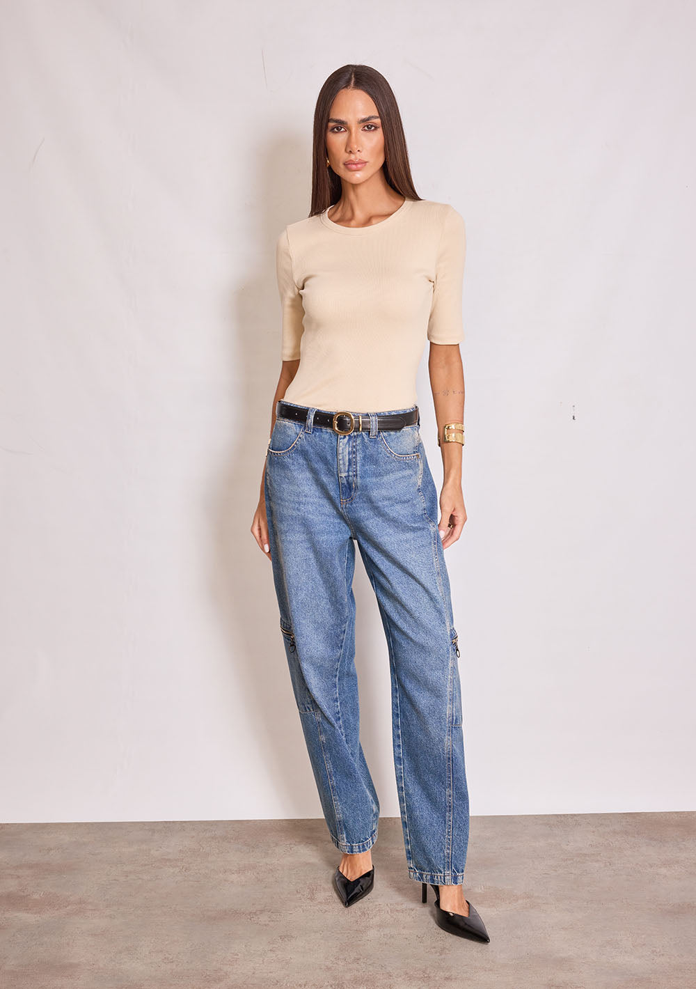 Blusa Ajustada Cuello Redondo Mangas Cortas