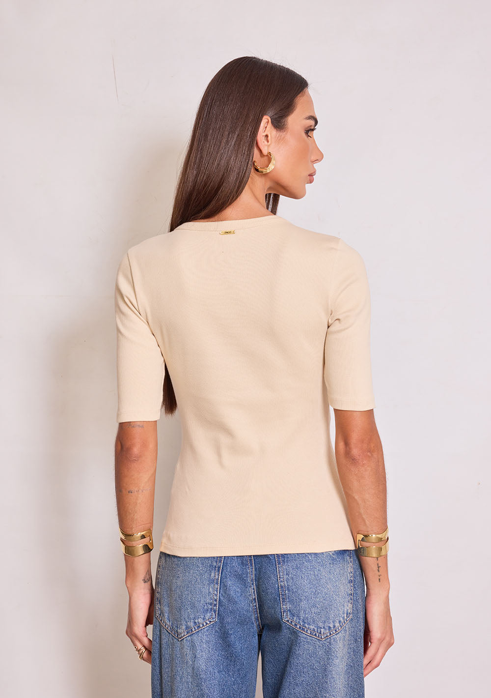 Blusa Ajustada Cuello Redondo Mangas Cortas