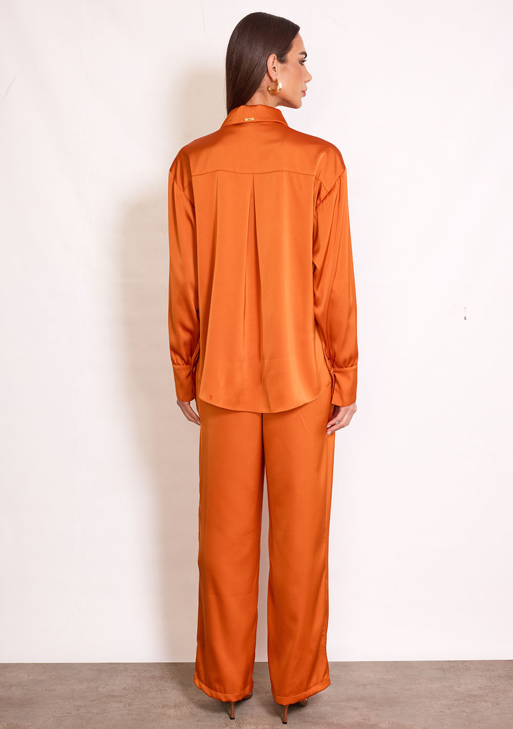 Camisa Oversized Larga Cuello Tradicional Mangas Largas
