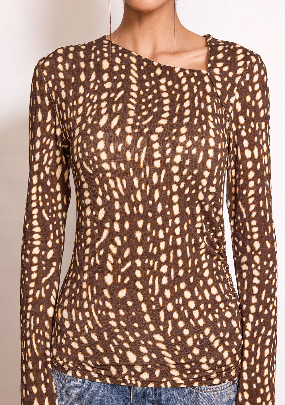 Blusa Ajustada Escote Recto Mangas Largas
