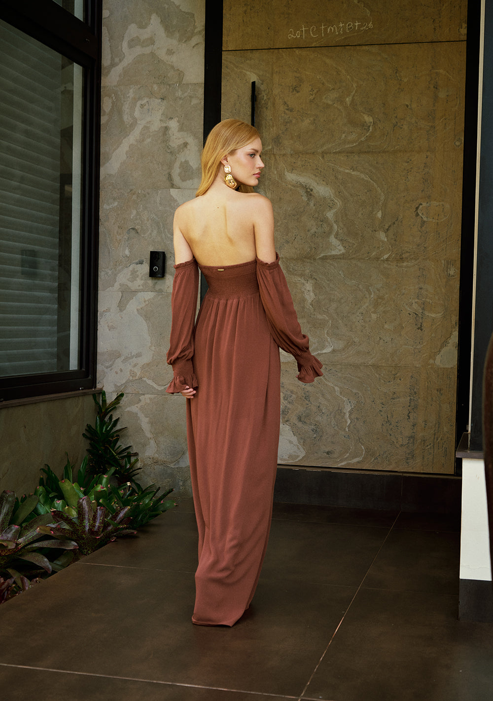 Vestido Largo Suelto Escote Recto Mangas Largas