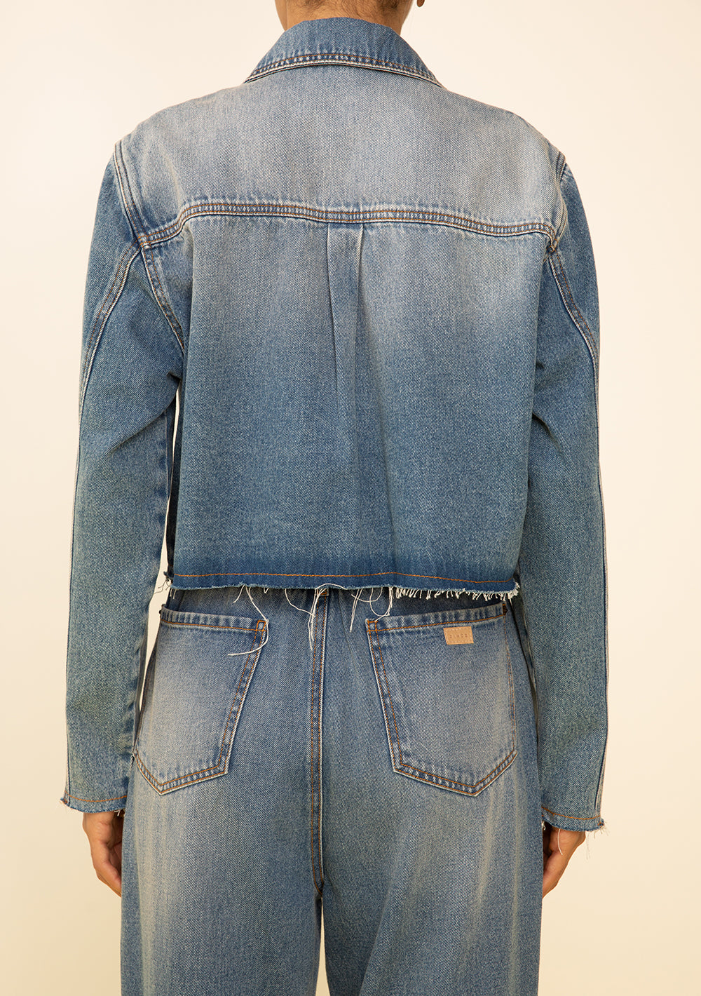 Jaqueta Suelta Mangas Largas Cropped