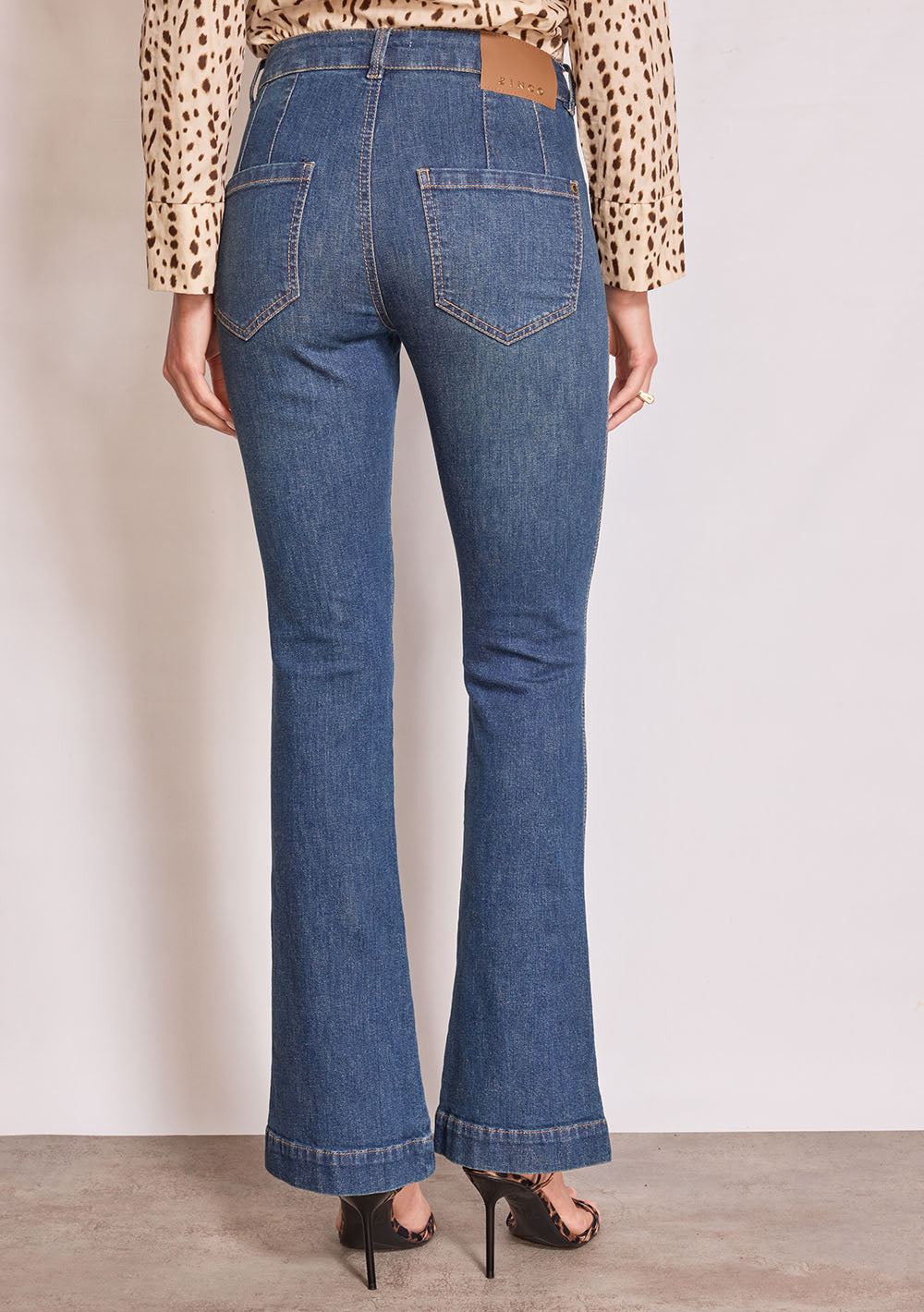 Jeans Bootcut Tiro Medio