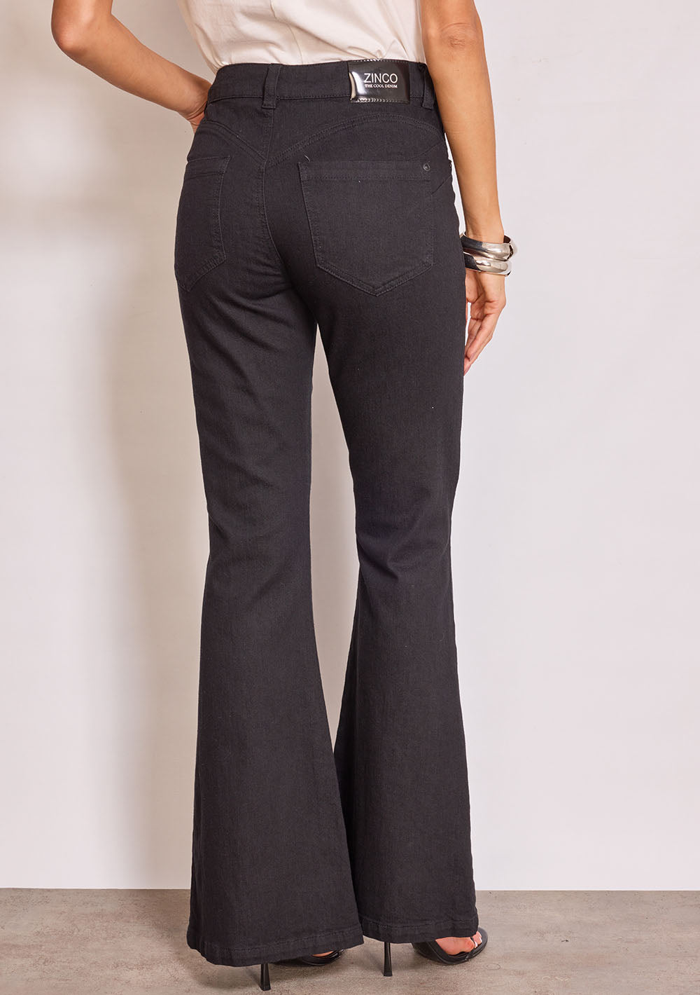 Jeans Flare Tiro Medio
