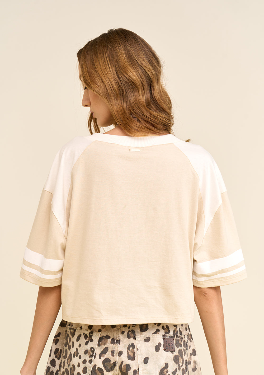 T-Shirt Oversized Escote en V Mangas Tres Cuartos Cropped