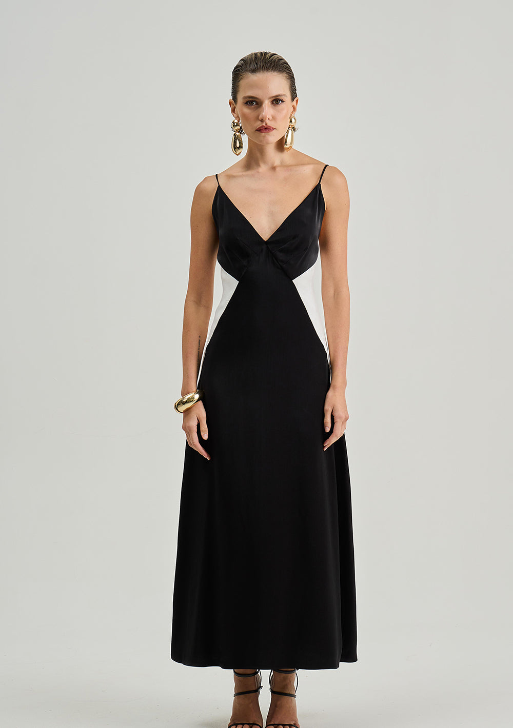 Vestido Ajustado Escote en V Sin Mangas Midi