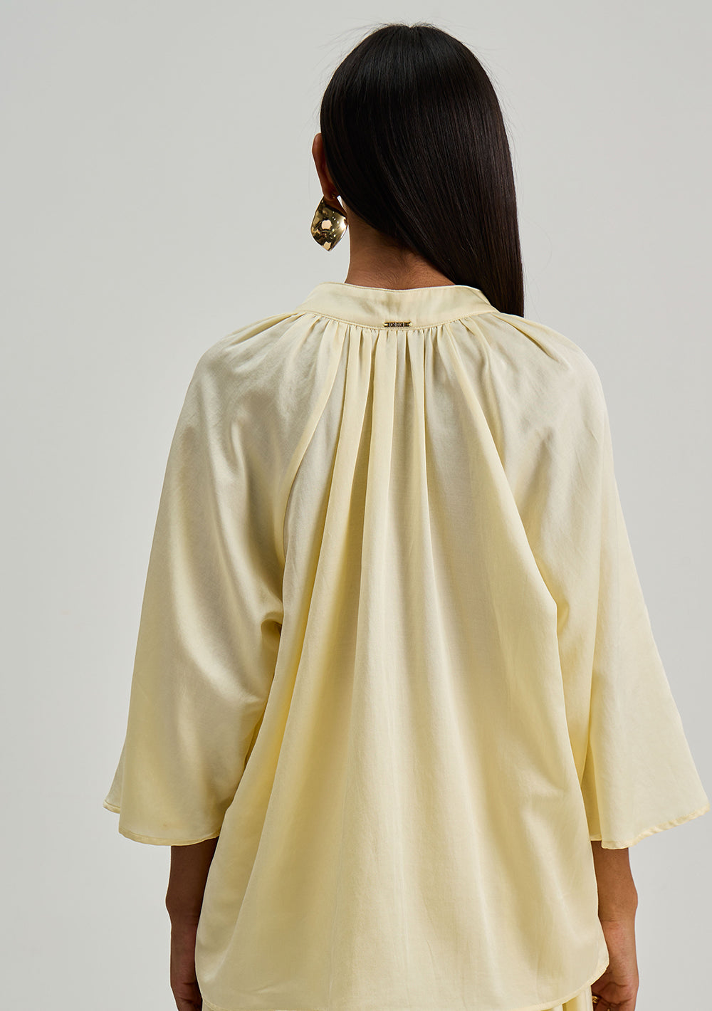 Blusa Suelta Escote en V Mangas Cortas