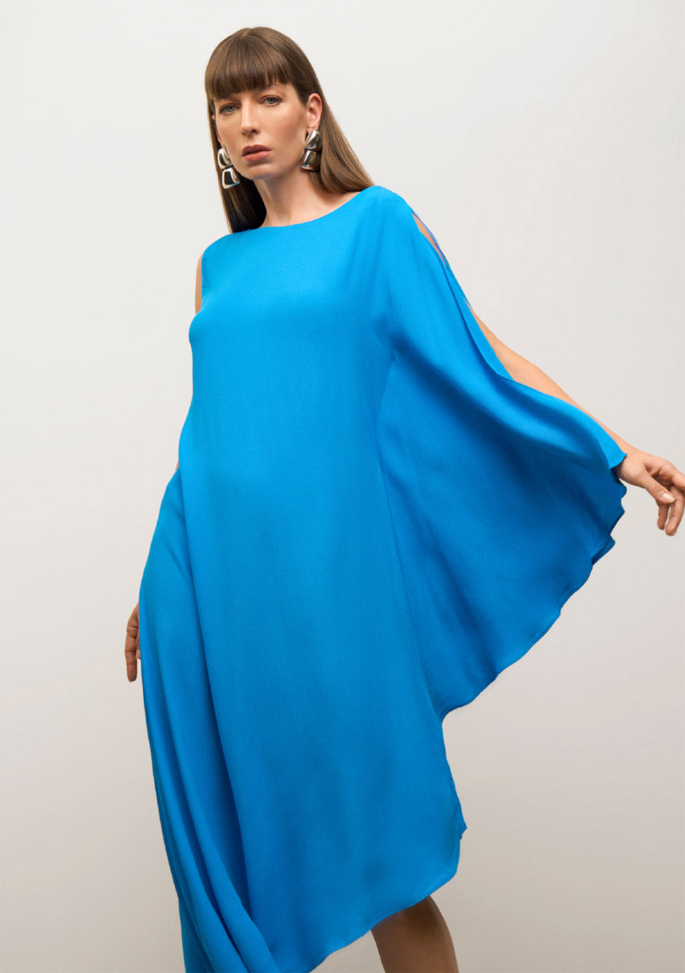 Vestido Suelto Escote Canoa Mangas Largas Midi