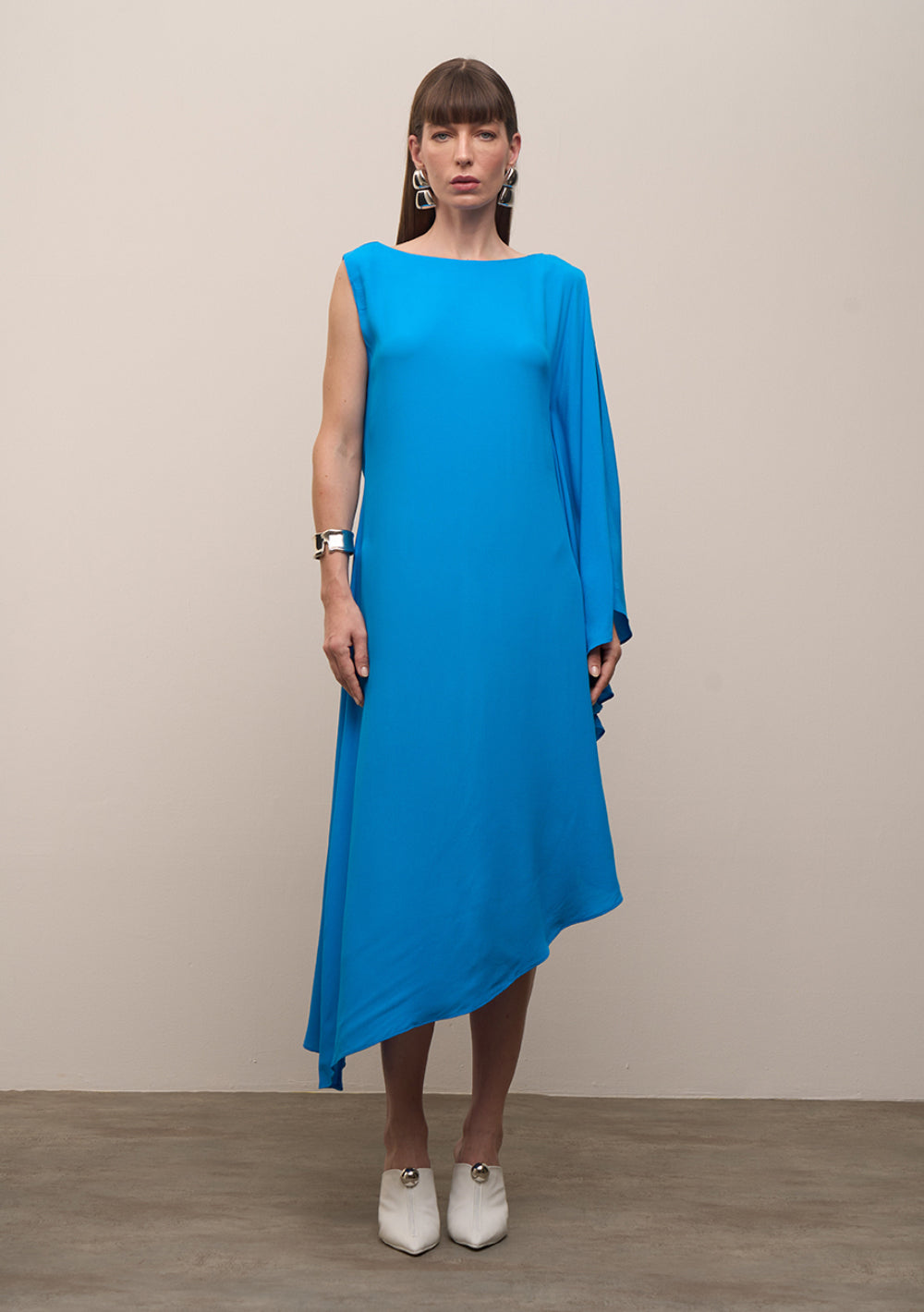 Vestido Suelto Escote Canoa Mangas Largas Midi