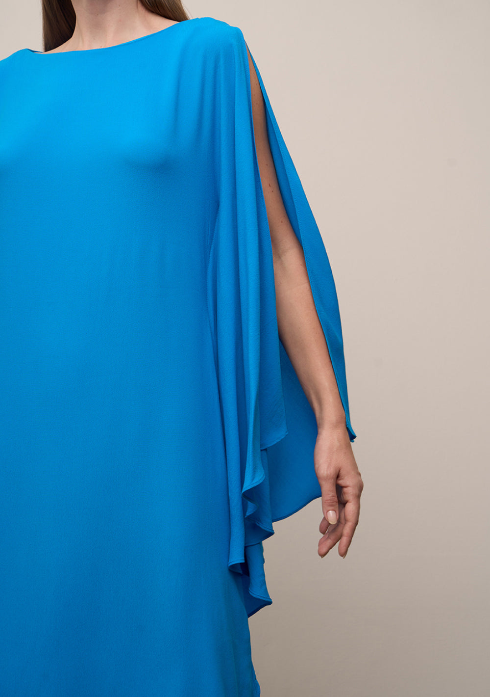 Vestido Suelto Escote Canoa Mangas Largas Midi